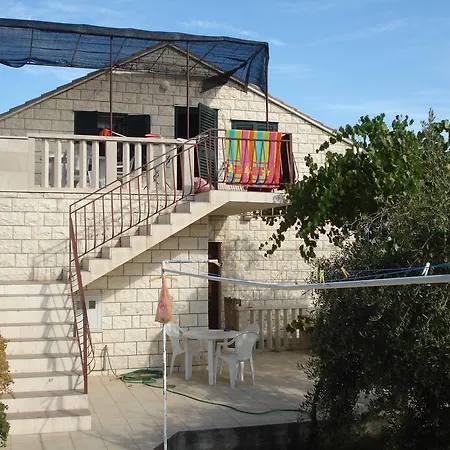Duka Apartment *